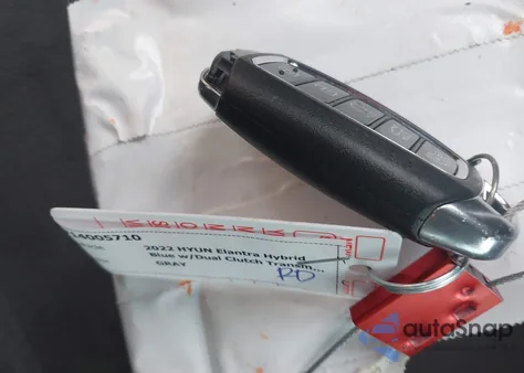 2022 Hyundai Elantra Hybrid Blue z USA, uszkodzony, nr VIN KMHLM4AJXNU025886